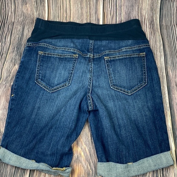 Maternity Shorts - Picture 3 of 6